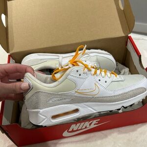 W AIR MAX 90 - limited edition gold/white